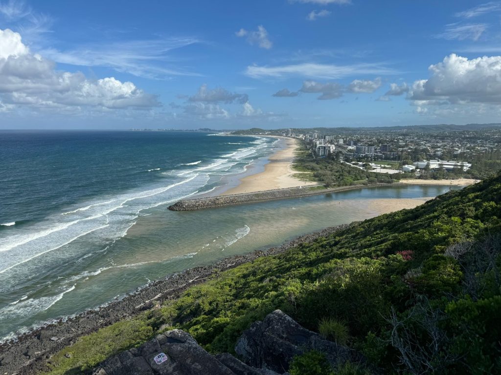Queenslanders head west