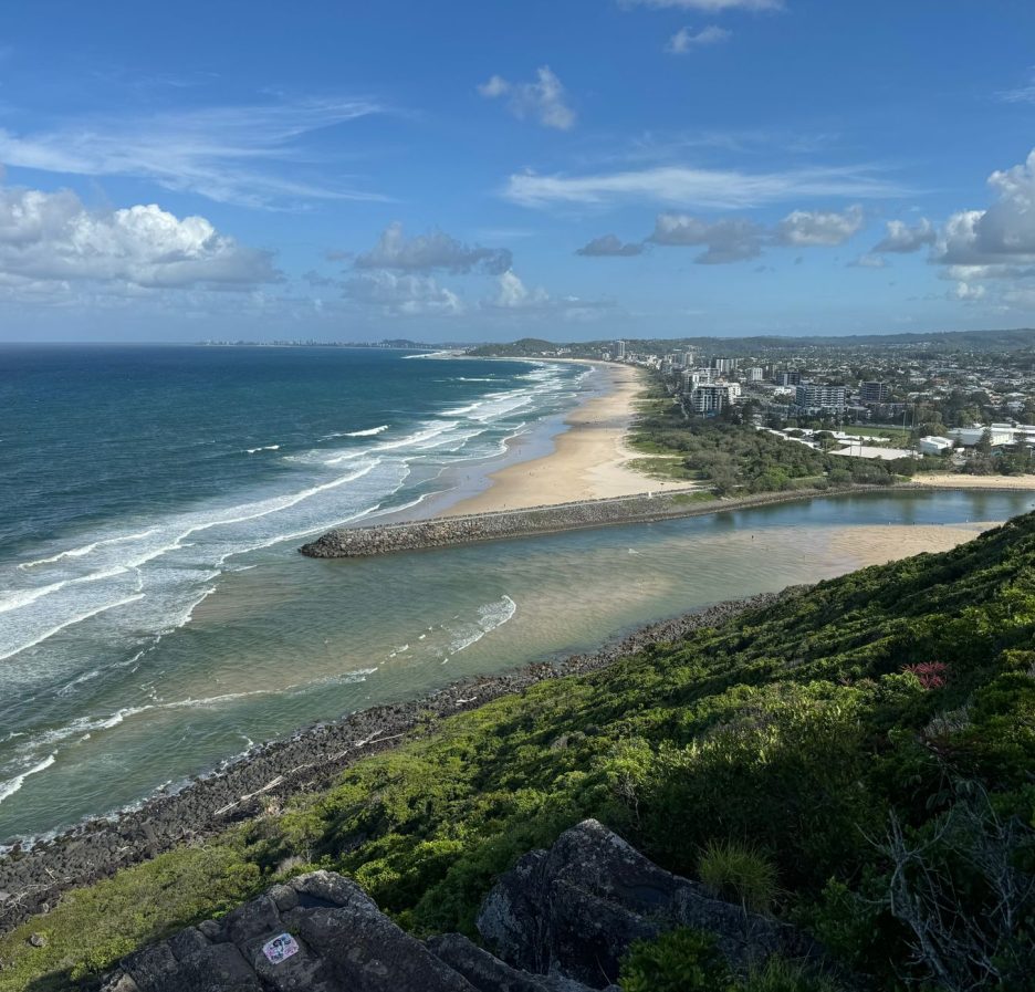 Queenslanders head west