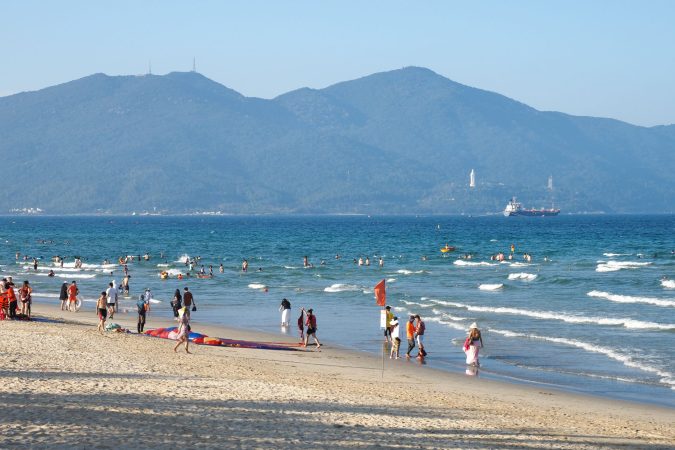 Tra Co Long Beach resort