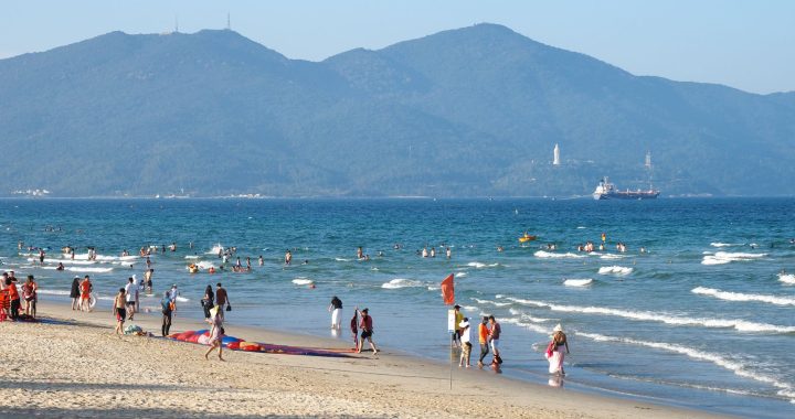 Tra Co Long Beach resort